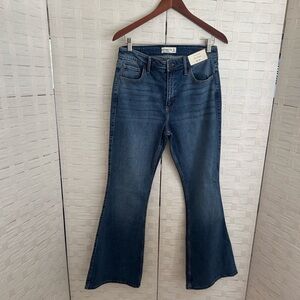 Abercrombie & Fitch The Flare Ultra High Rise Medium Wash Jean Size 30/10R